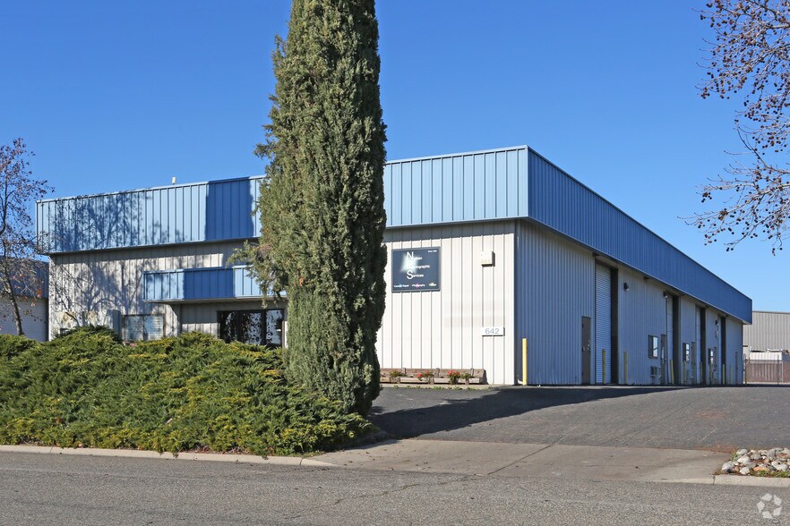 Primary Photo Of 642 Hi Tech Pky, Oakdale Warehouse For Lease