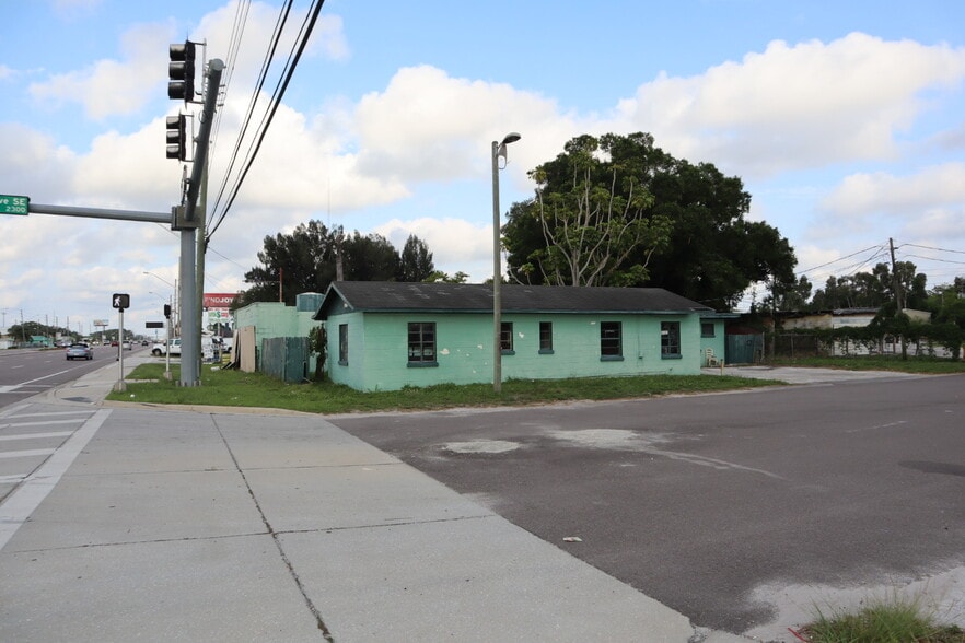 More Photos Of 9494 Ulmerton Rd, Largo Storefront Retail Residential For Sale