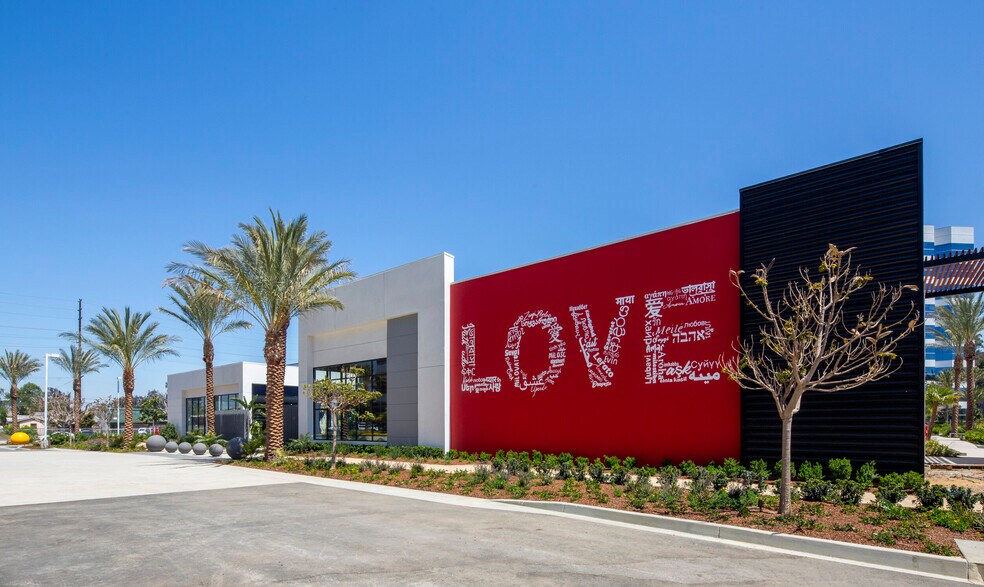 More Photos Of 980 W 190th St, Torrance Unknown For Lease