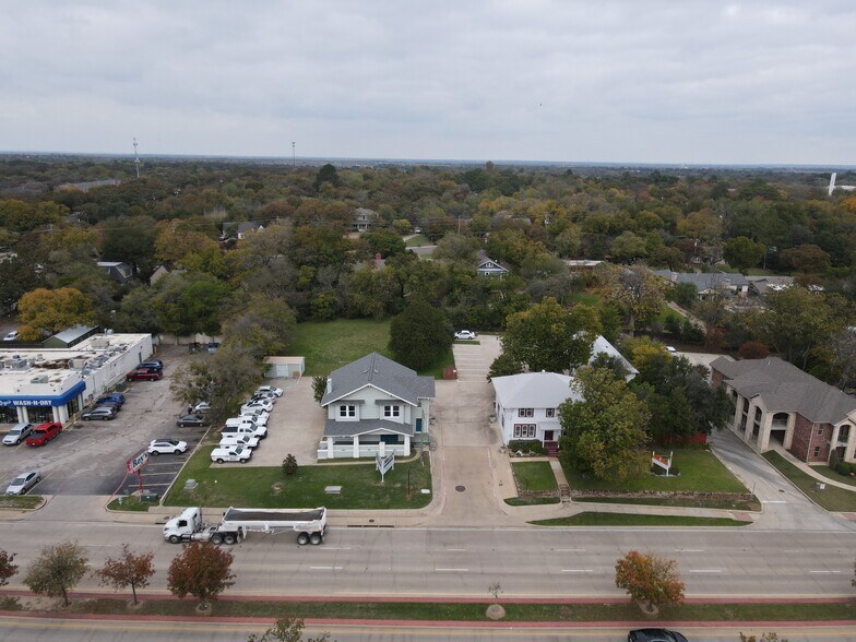 More Photos Of 209 E University Dr, Denton Medical For Lease