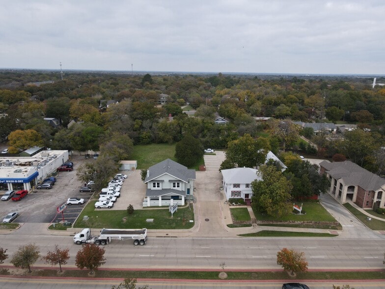 More Photos Of 209 E University Dr, Denton Medical For Lease