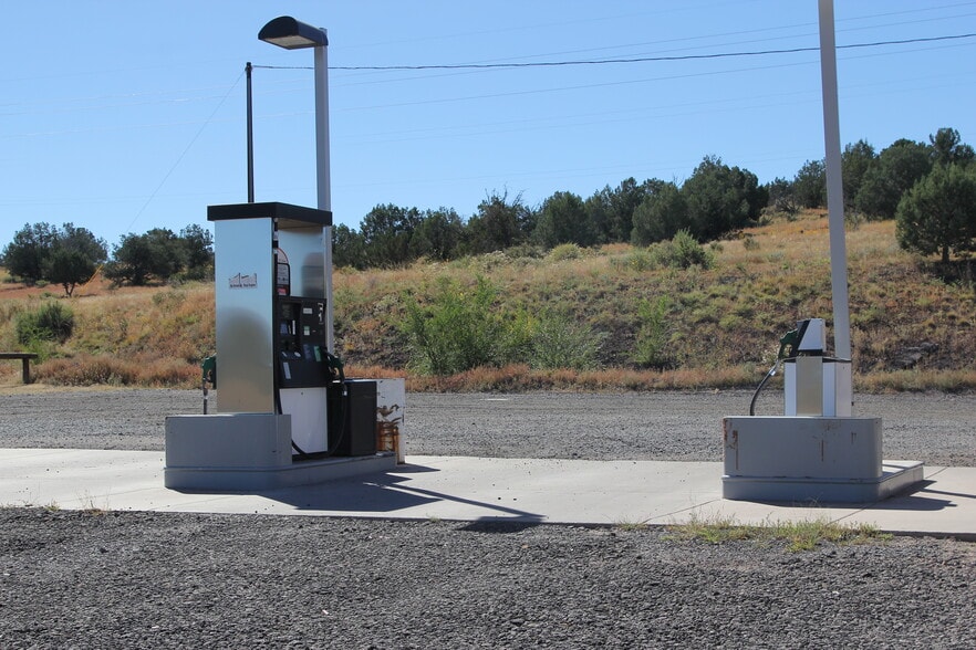 More Photos Of 925 E Interstate 40 Hwy, Ash Fork Service Station For Sale