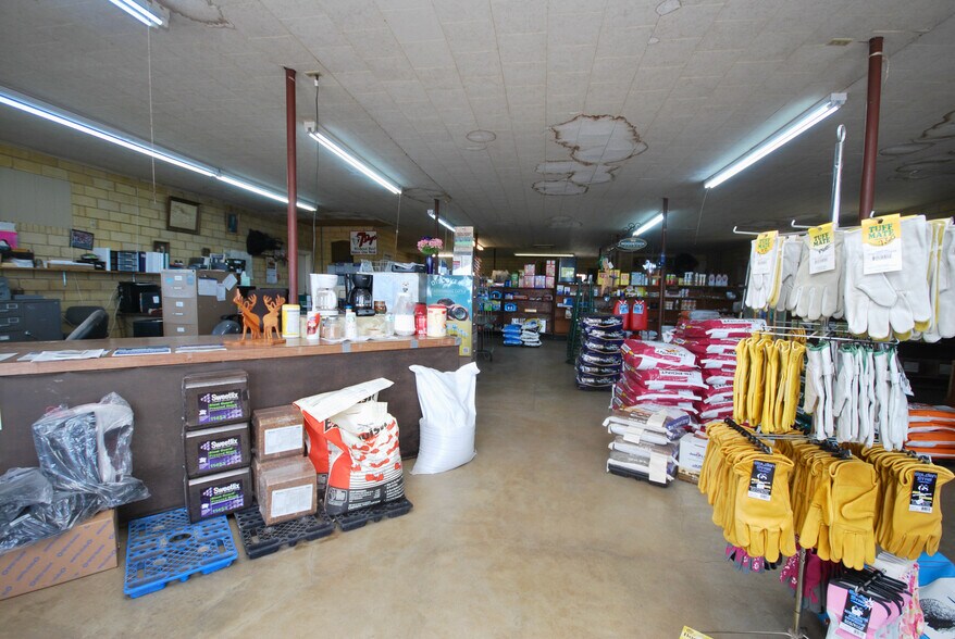 More Photos Of 5040 FM 1295, Moulton Specialty For Sale