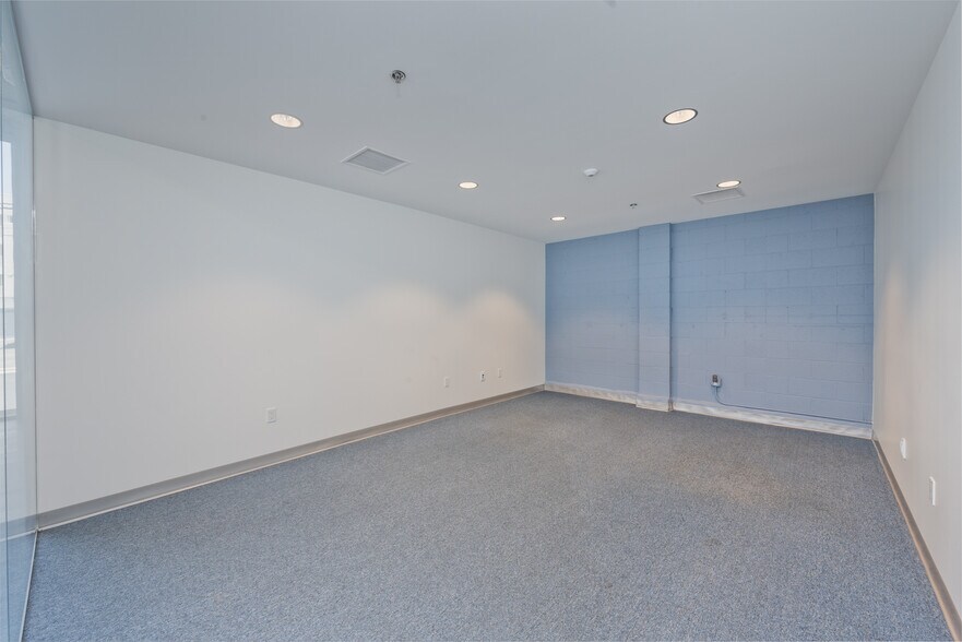 More Photos Of 1762 14th St, Santa Monica Office For Sale