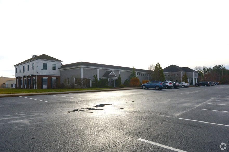 More Photos Of 70 Airport Rd, Hyannis Light Distribution For Lease