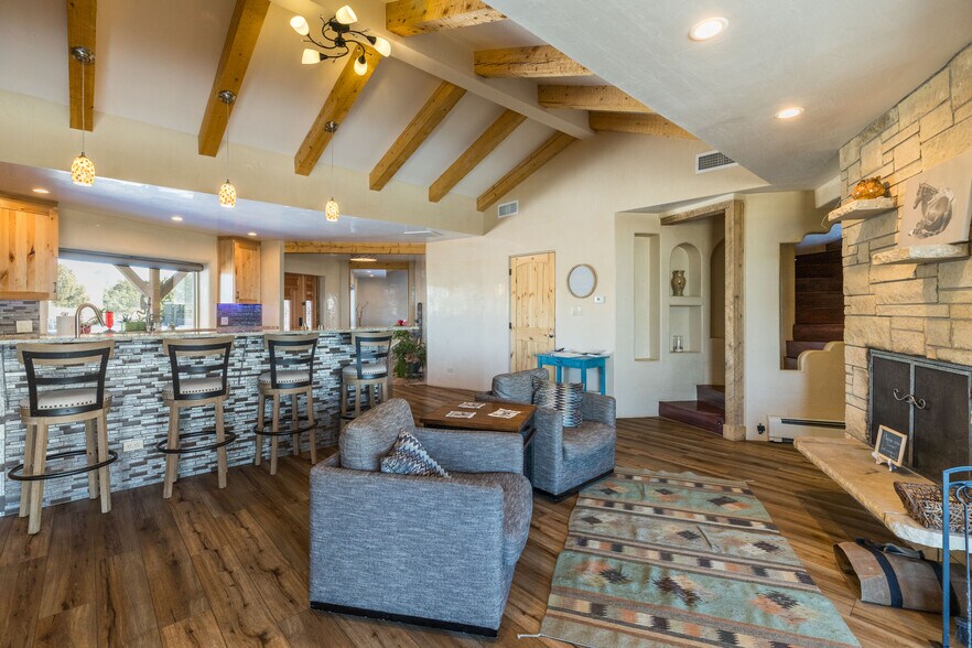 More Photos Of 102 Rabbit Rd, Santa Fe Specialty For Sale