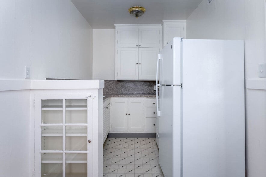 More Photos Of 911 SW 21st Ave, Portland Apartments For Sale