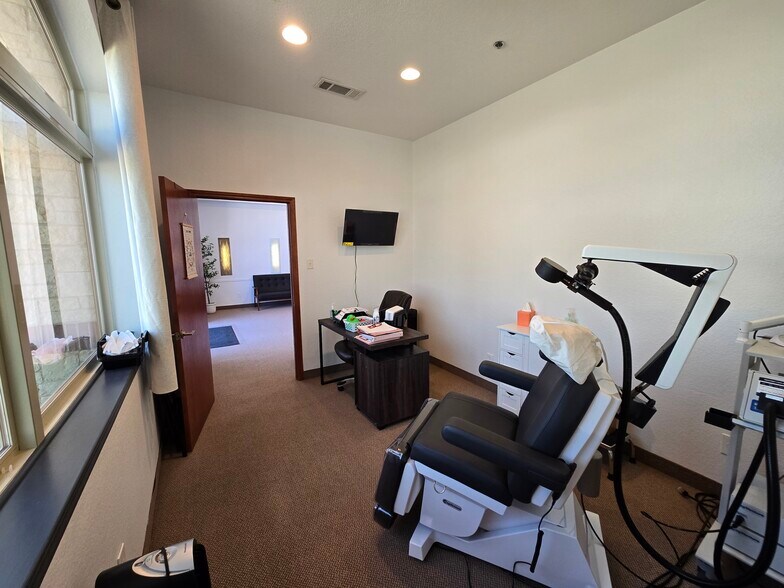 More Photos Of 22 Prestige Cir, Allen Office For Lease