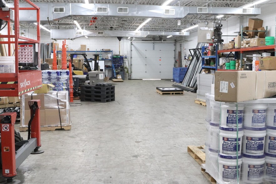 More Photos Of 4583 American Road rd, Rockford Flex For Lease