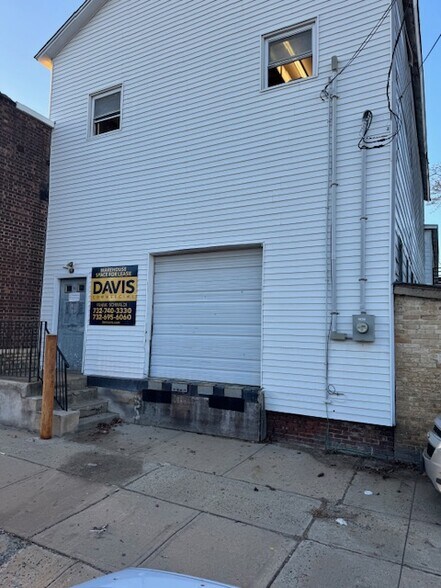 More Photos Of 8 Martin Ave, South River Warehouse For Lease