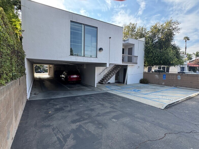More Photos Of 124 N Locust St, Inglewood Medical For Sale