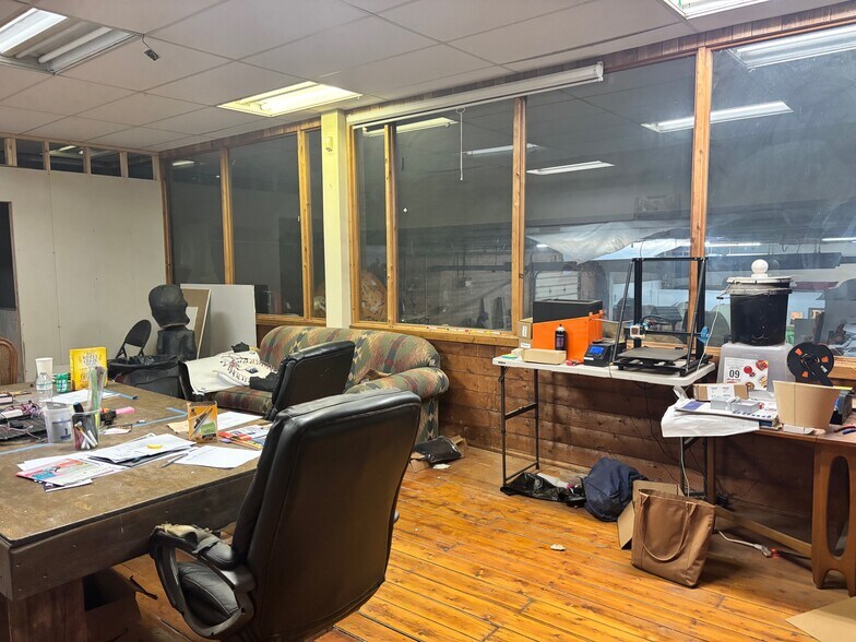 More Photos Of 328 N Grand Ave, Poughkeepsie Warehouse For Sale