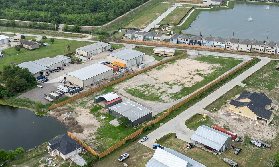 More Photos Of 1250 Winfield Ln, Kemah Industrial For Lease