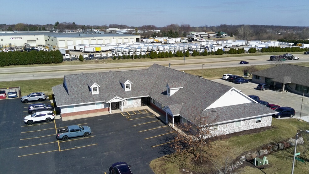 More Photos Of 4517 Woodgate Dr, Janesville Office For Lease