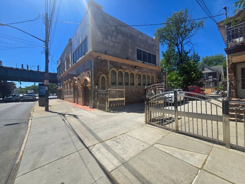 More Photos Of 110-27 Jamaica Ave, Jamaica Freestanding For Lease