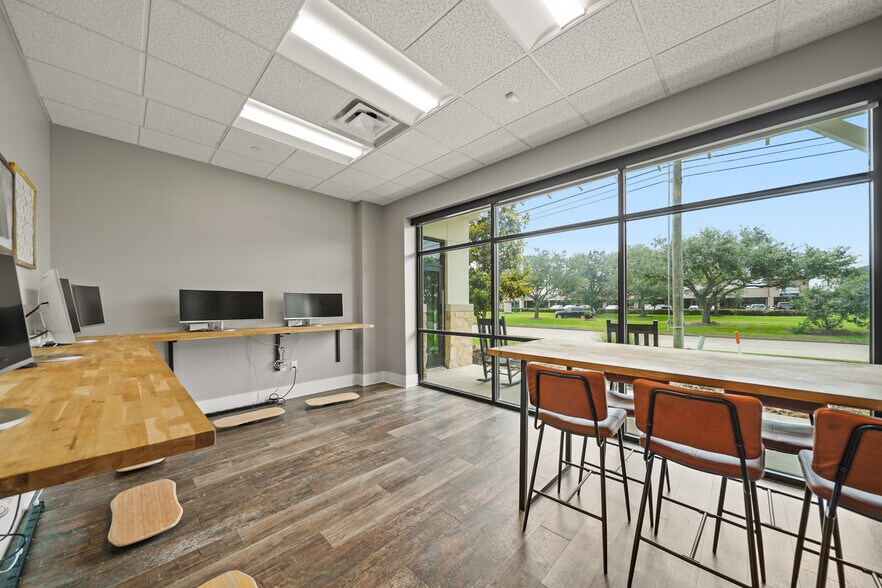 More Photos Of 4300 FM 2351 Rd, Friendswood Office For Lease