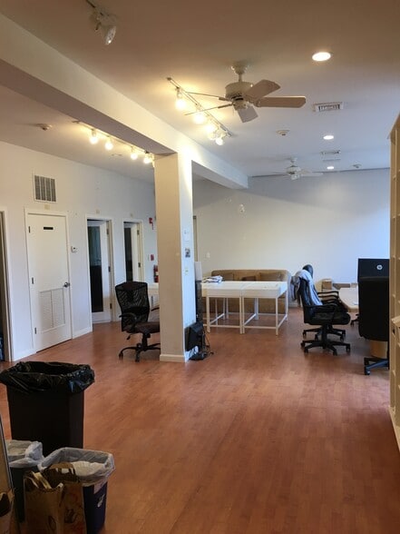 More Photos Of 15 Spencer St, Newton Restaurant For Sale