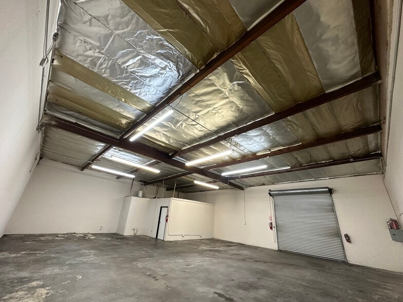 More Photos Of 8400-8402 Monroe Ave, Stanton Warehouse For Lease