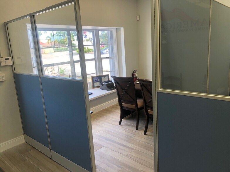 More Photos Of 1315 N Dixie Hwy, Lake Worth Office Residential For Lease