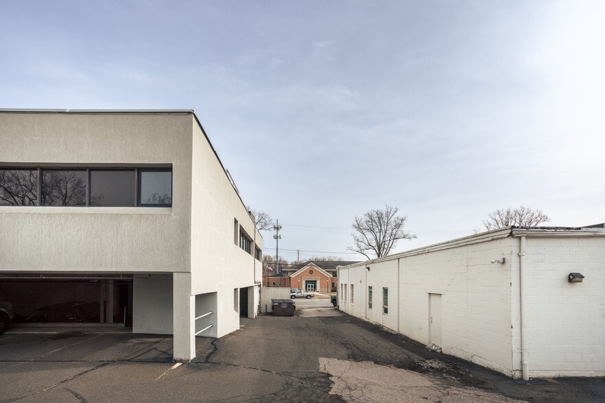 More Photos Of 239 Silas Deane Hwy, Wethersfield Medical For Lease