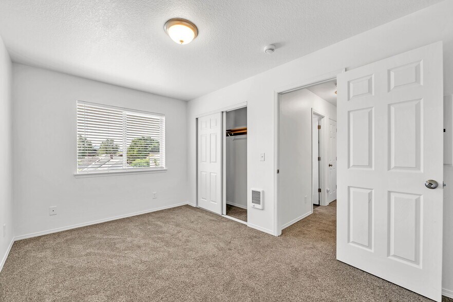 More Photos Of 1901-1943 SE 122nd Ave, Portland Apartments For Sale