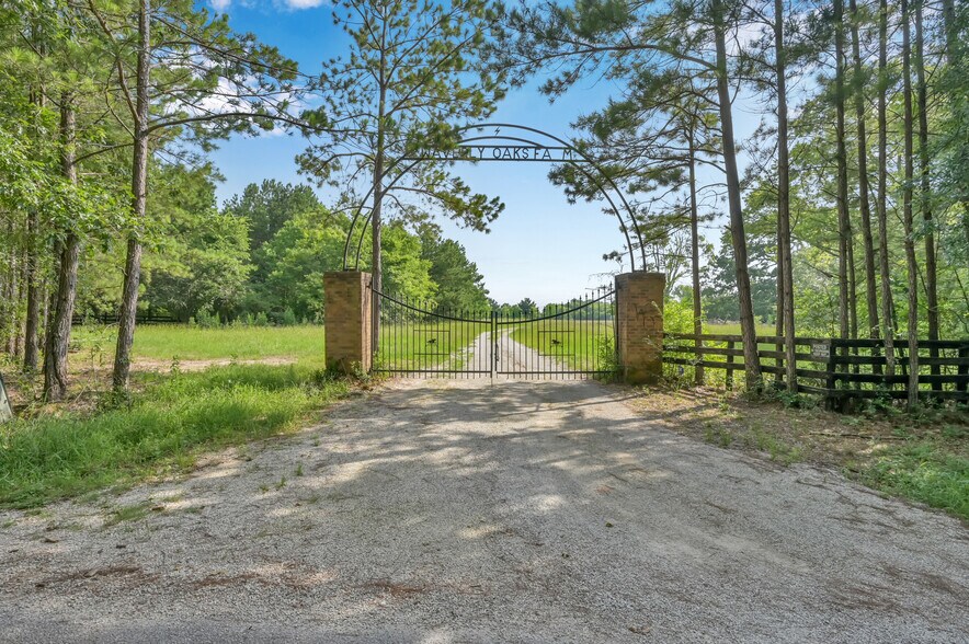More Photos Of 880 Tafelski Rd, New Waverly Land For Sale