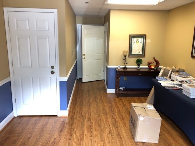 More Photos Of 45681 Oakbrook Ct, Sterling Flex For Sale