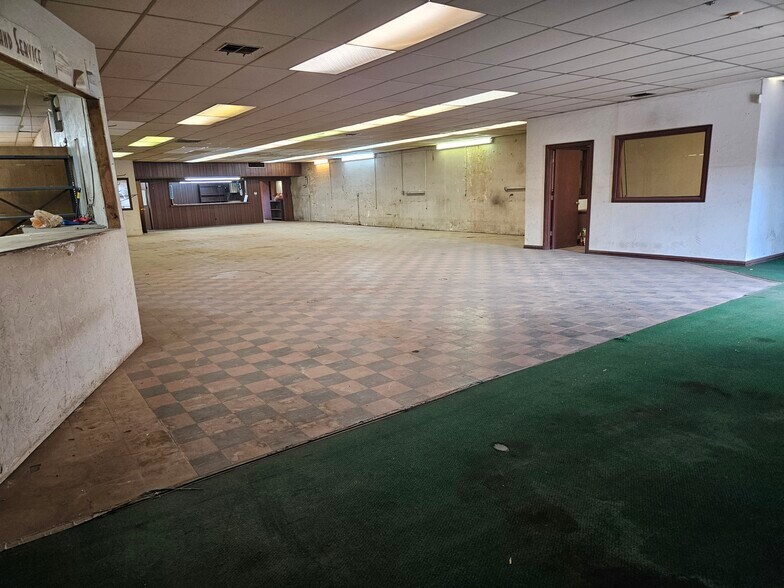 More Photos Of 4301 S Robinson Ave, Oklahoma City Freestanding For Sale