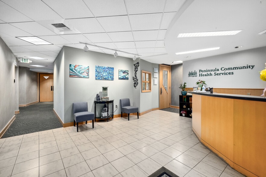 More Photos Of 400 Warren Ave, Bremerton Office For Sale