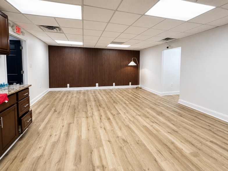 More Photos Of 24730-24736 Michigan Ave, Dearborn Freestanding For Sale