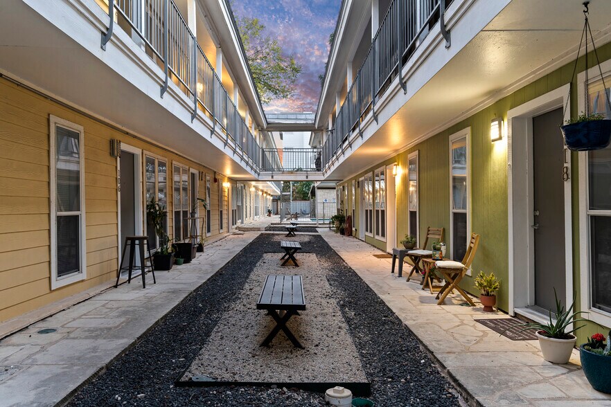 More Photos Of 2523 Durwood St, Austin Apartments For Sale