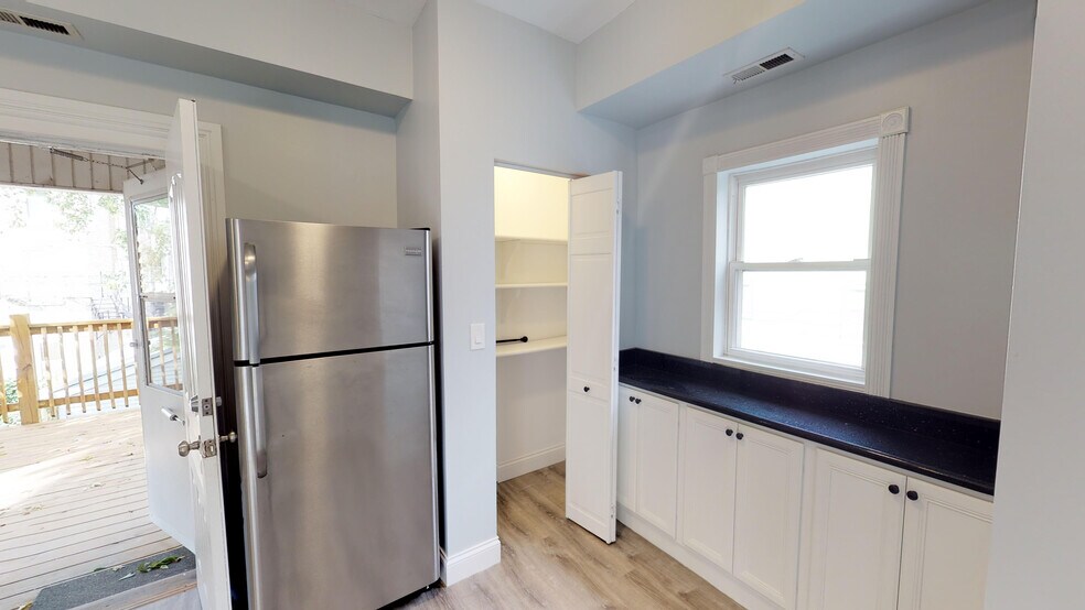 More Photos Of 1460 W Huron St, Chicago Apartments For Sale