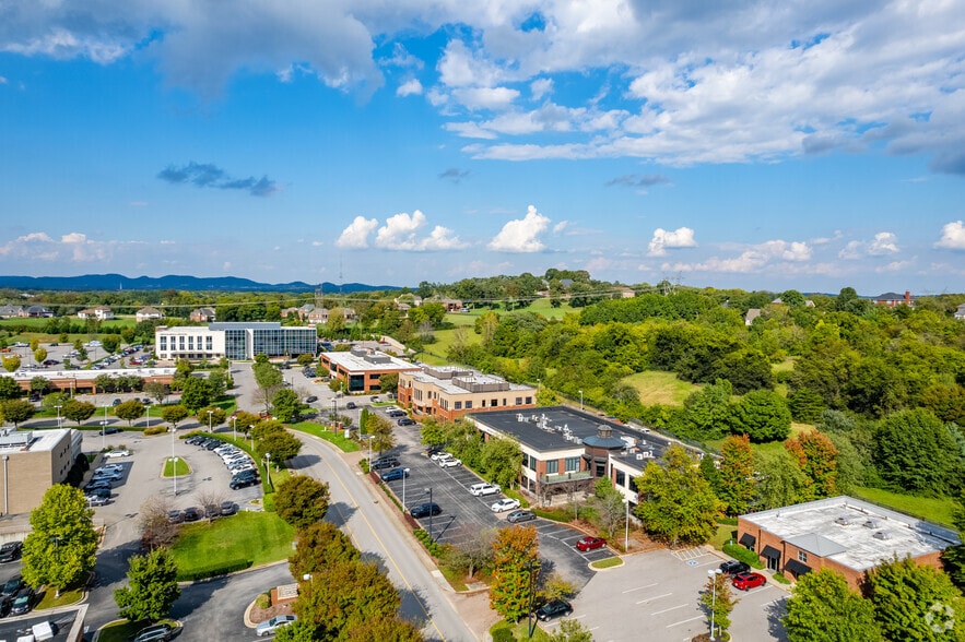 More Photos Of 1612 Westgate Cir, Brentwood Serviced Offices For Lease