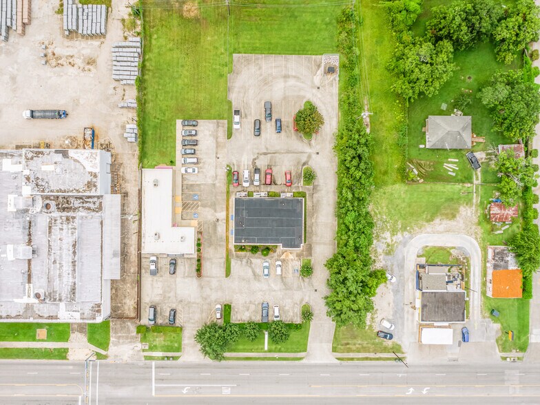 More Photos Of 3095 College St, Beaumont Medical For Sale