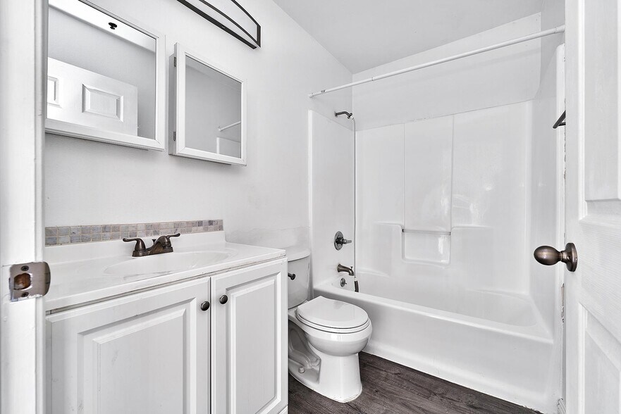 More Photos Of 209 S Alexandria Ave, Los Angeles Apartments For Sale