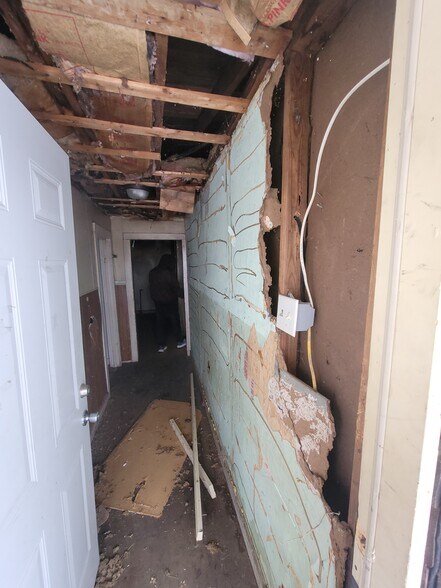 More Photos Of 1823 W 8th St, Muncie Multifamily For Sale