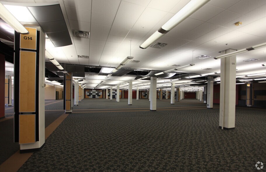 More Photos Of 815 14th St SW, Loveland Light Manufacturing For Lease