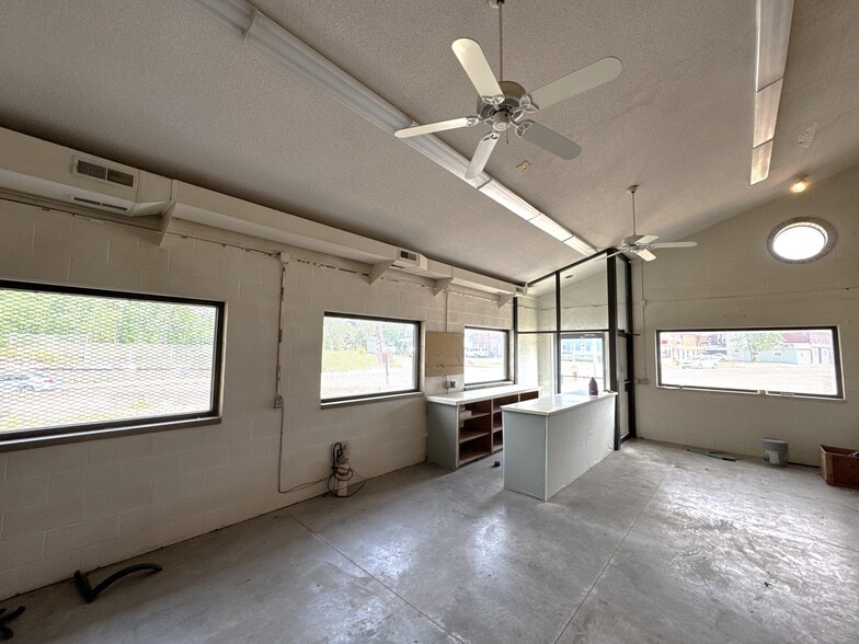 More Photos Of 200 Military Rd, Buffalo Warehouse For Sale
