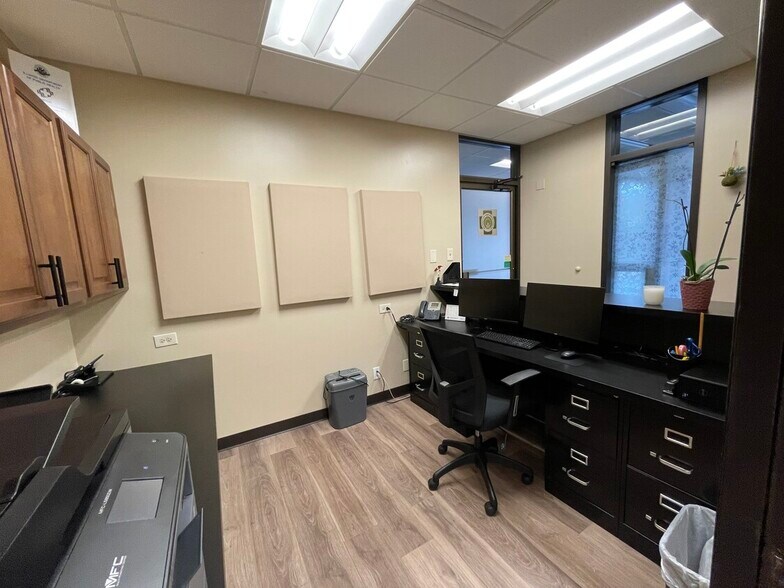 More Photos Of 212 S Milwaukee Ave, Wheeling Unknown For Lease