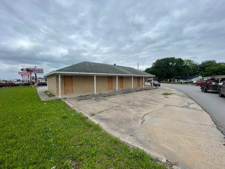 More Photos Of 4602 Avenue H, Rosenberg Hotel For Sale