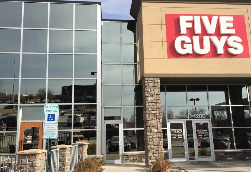 More Photos Of 4200 S Louise Ave, Sioux Falls Office For Lease