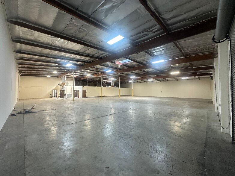 More Photos Of 13854 Bentley Pl, Cerritos Warehouse For Lease