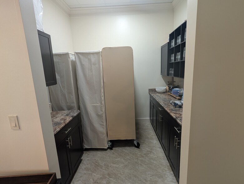 More Photos Of 1437 N US Highway 1, Ormond Beach Office For Sale