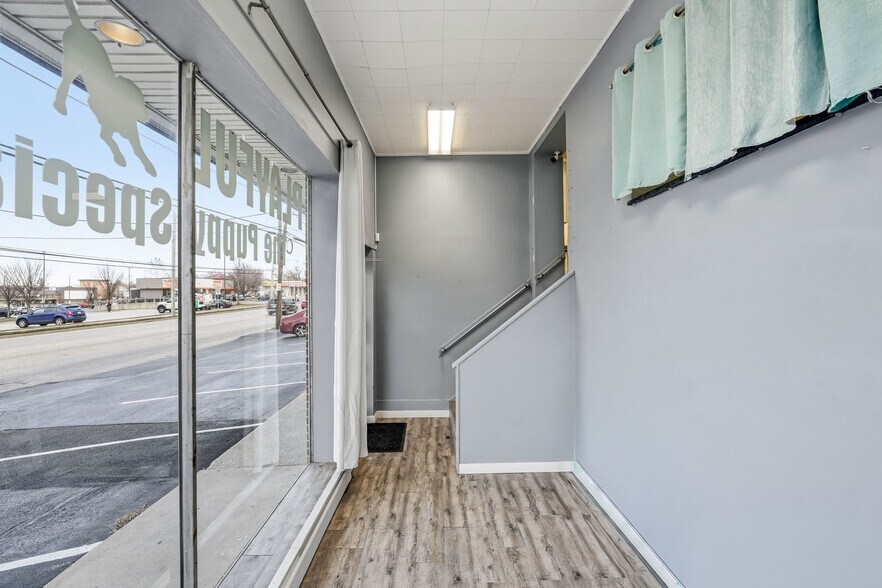 More Photos Of 113-115 W Ridge Pike, Conshohocken Storefront For Lease