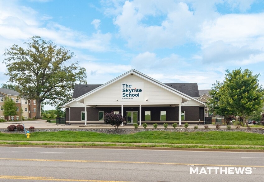 Primary Photo Of 646 Lovers Ln, Bowling Green Daycare Center For Sale