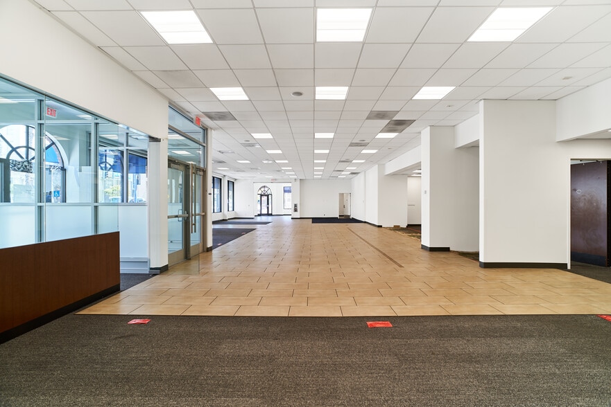 More Photos Of 108 W 3rd St, Long Beach Restaurant For Lease