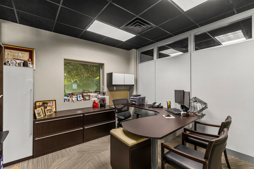 More Photos Of 22303 Tuwa Rd, Tomball Showroom For Sale