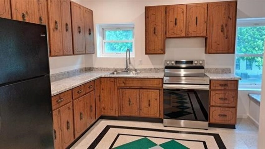 More Photos Of 310 2nd St SE, Dyersville Specialty For Lease