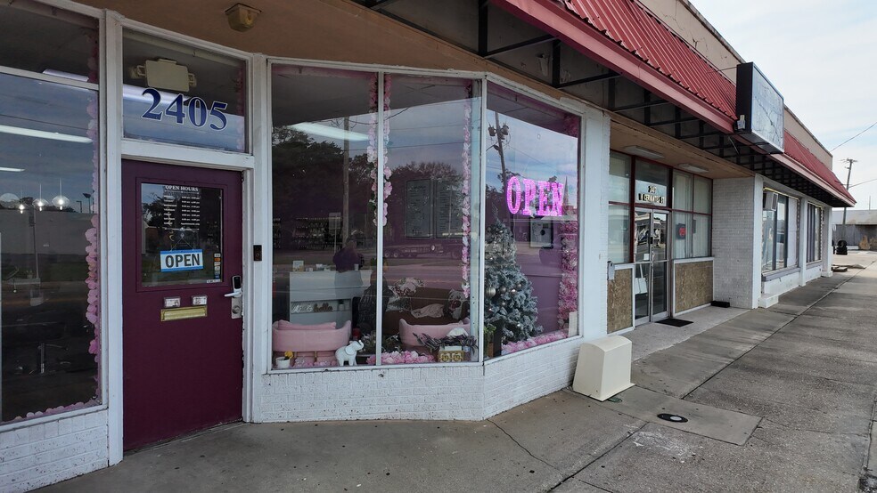 More Photos Of 2401 W Cervantes St, Pensacola General Retail For Sale