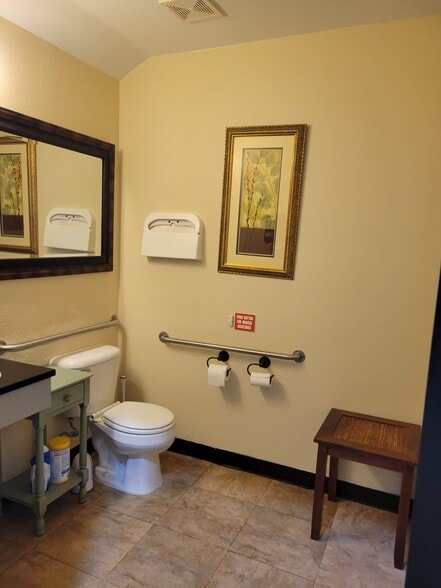 More Photos Of 919 12th Pl, Prescott Medical For Sale